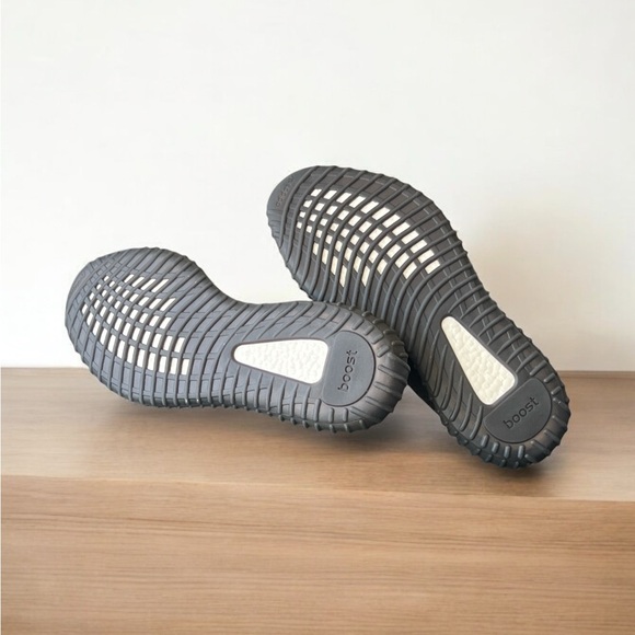 Adidas Yeezy 350 Boost non reflective Black Shoe Size Men’s 10. New w/o Box. - Picture 5 of 10